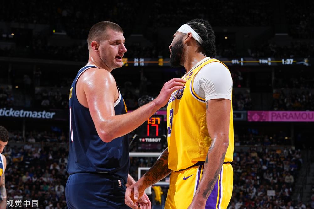 亚冬会短道速滑1000米预赛中 6名中国选手晋级1／4决赛央视新闻客户端.